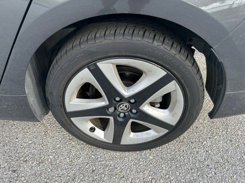 Used 2016 Toyota Prius Four Touring image 9