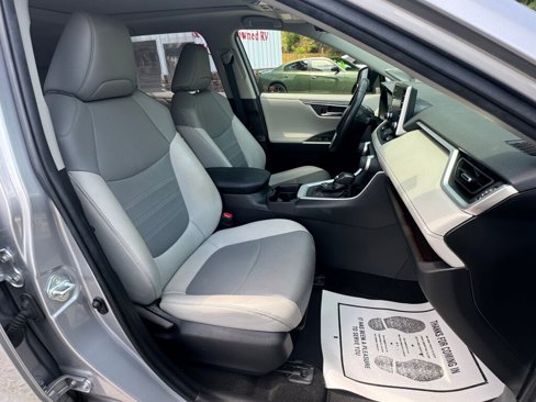 Used 2019 Toyota RAV4 Limited image 22