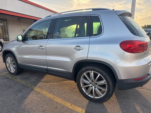 Used 2012 Volkswagen Tiguan S image 10