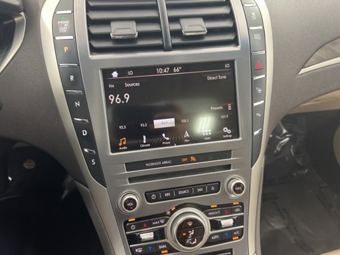 Used 2019 Lincoln MKZ Reserve image 16