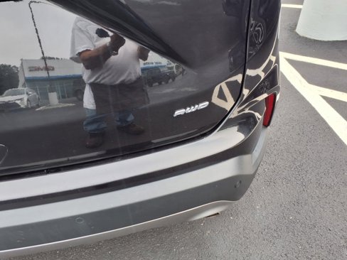 Used 2022 Ford Edge Titanium w/ Equipment Group 301A image 5