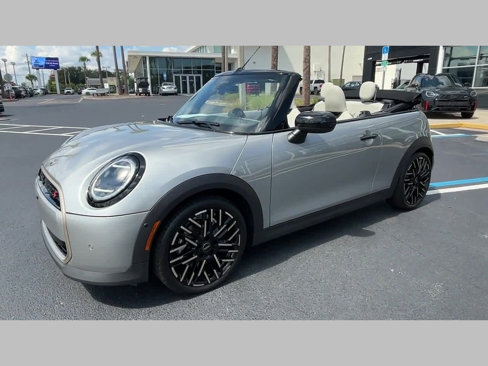Certified 2025 MINI Cooper S image 32