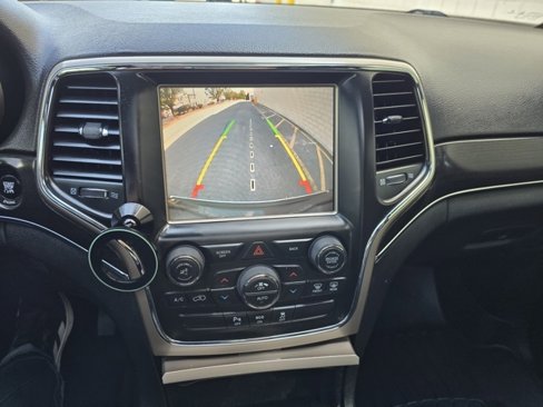 Used 2015 Jeep Grand Cherokee Limited w/ Trailer Tow Group IV image 51