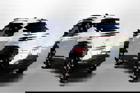 Used 2024 Hyundai Kona SEL image 10