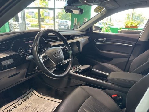 Used 2021 Audi e-tron Premium w/ Convenience Plus Package image 7