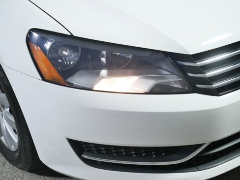 Used 2015 Volkswagen Passat 1.8T Wolfsburg Edition image 16