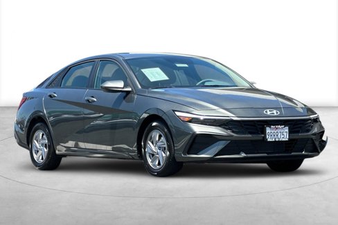 Certified 2025 Hyundai Elantra SE image 11