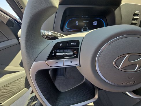 New 2025 Hyundai Elantra SE image 13