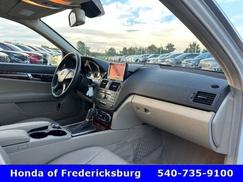 Used 2011 Mercedes-Benz C 300 Sport image 32