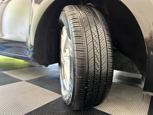 Used 2017 Kia Sedona LX image 29