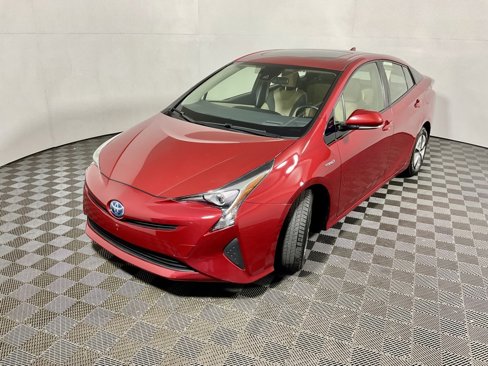 Used 2017 Toyota Prius Two image 10