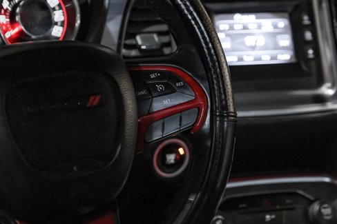 Used 2015 Dodge Challenger SXT image 14