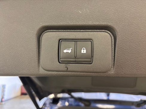 Used 2022 Nissan Rogue SV w/ SV Premium Package image 19