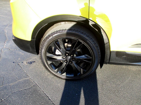 Used 2022 Chevrolet Blazer RS w/ Enhanced Convenience Package image 24