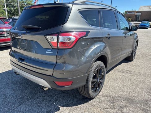 Used 2018 Ford Escape SE image 5