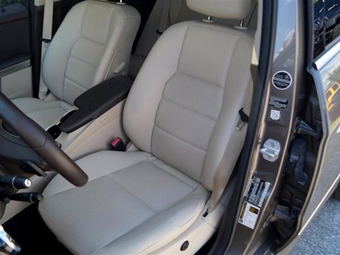 Used 2015 Mercedes-Benz GLK 350 4MATIC image 10