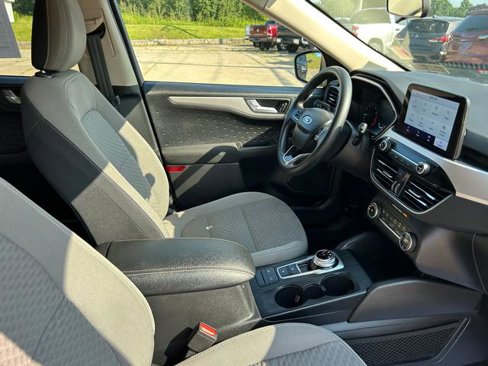 Used 2020 Ford Escape SE image 23