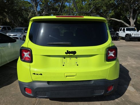 Used 2018 Jeep Renegade Altitude image 3