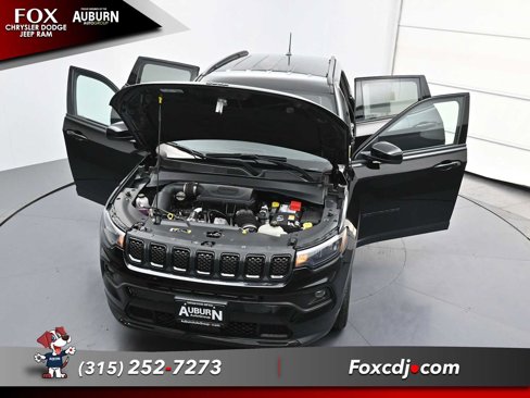 Used 2023 Jeep Compass Latitude w/ Convenience Group image 33