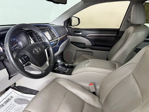 Used 2016 Toyota Highlander Limited image 5