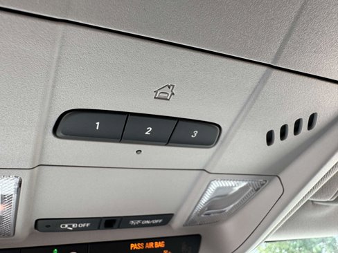 Used 2022 GMC Terrain SLT image 31