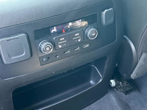 Used 2019 GMC Yukon Denali image 16
