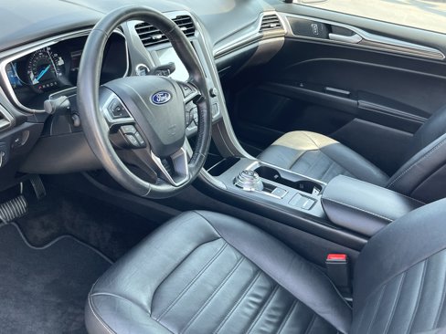 Used 2018 Ford Fusion SE w/ Fusion SE Technology Package image 6