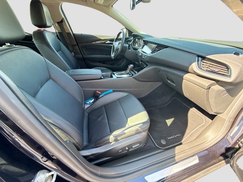 Used 2019 Buick Regal Essence w/ Driver Confidence Package I image 29