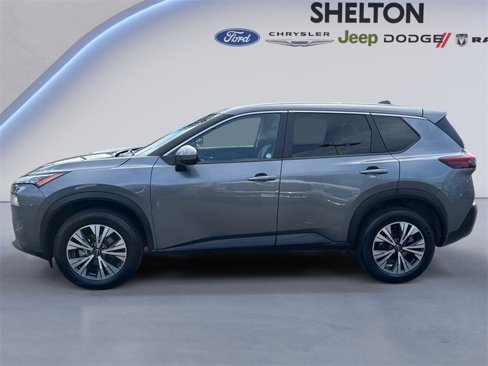 Used 2023 Nissan Rogue SV image 3