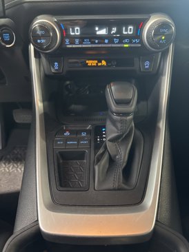 Used 2021 Toyota RAV4 XLE image 42
