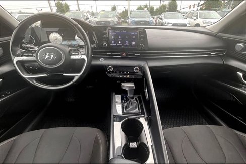 Used 2021 Hyundai Elantra SEL w/ Convenience + Premium Package image 14