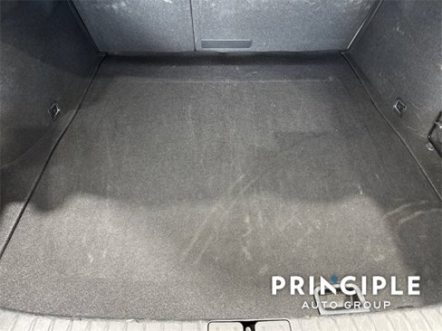 Used 2023 Genesis G70 2.0T image 13