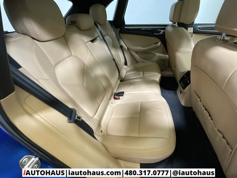 Used 2018 Porsche Macan image 20