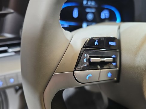 New 2025 Hyundai Elantra Sport image 16