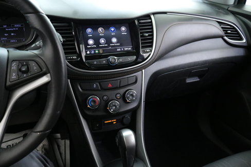 Used 2022 Chevrolet Trax LT w/ LT Convenience Package image 18