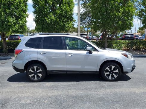 Used 2017 Subaru Forester 2.5i Premium w/ All-Weather Package image 6