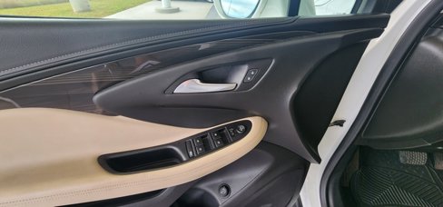 Used 2020 Buick Envision FWD image 12