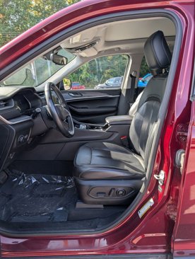 Used 2021 Jeep Grand Cherokee L Limited w/ MOPAR Finishing Package image 15