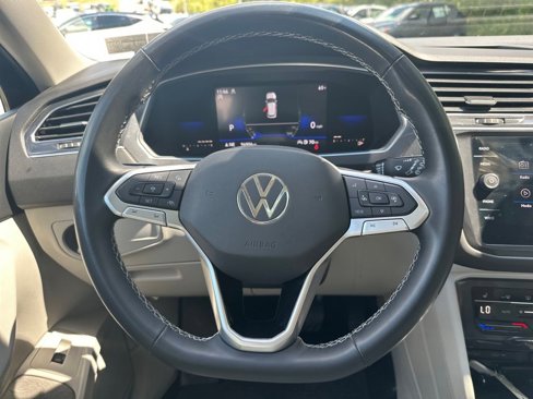 Used 2022 Volkswagen Tiguan SE image 14