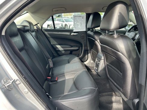 Used 2020 Chrysler 300 Touring L w/ 300 Premium Group image 29
