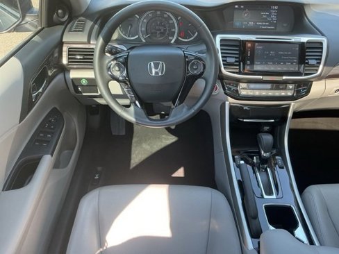 Used 2017 Honda Accord EX-L image 14