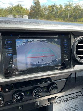 Used 2017 Toyota Tacoma TRD Sport image 28