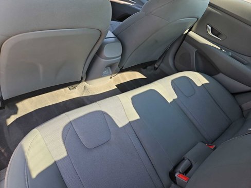 Certified 2024 Hyundai Elantra SE image 16