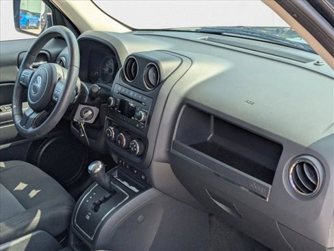 Used 2016 Jeep Patriot Latitude image 23