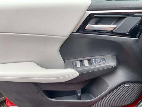New 2025 Mitsubishi Outlander AWD image 17