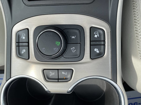 Used 2023 GMC Terrain Denali image 28