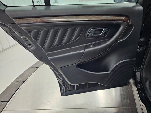 Used 2014 Ford Taurus Limited image 21