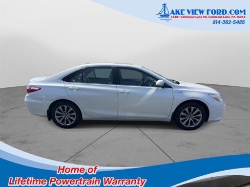 Used 2017 Toyota Camry XLE image 2