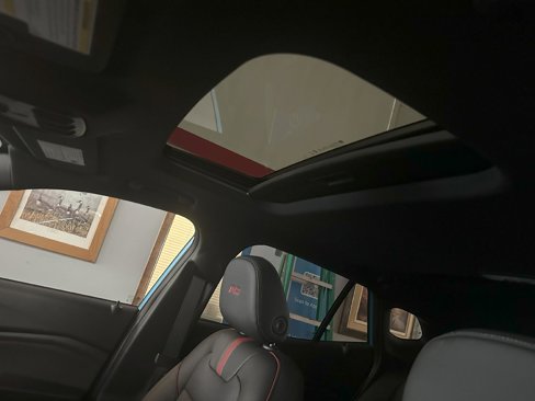 New 2025 Chevrolet Trax RS w/ Sunroof Package image 11
