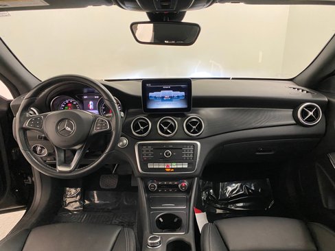 Used 2018 Mercedes-Benz CLA 250 image 15